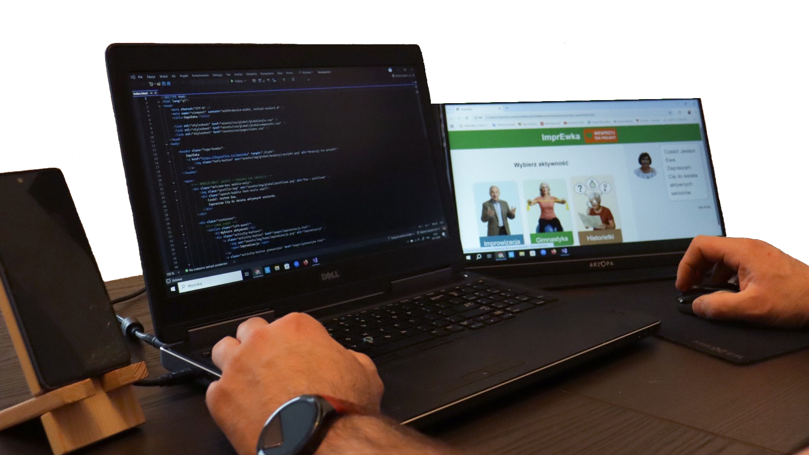 Dwa laptopy z otwartym projektem – praca nad projektami w trakcie.